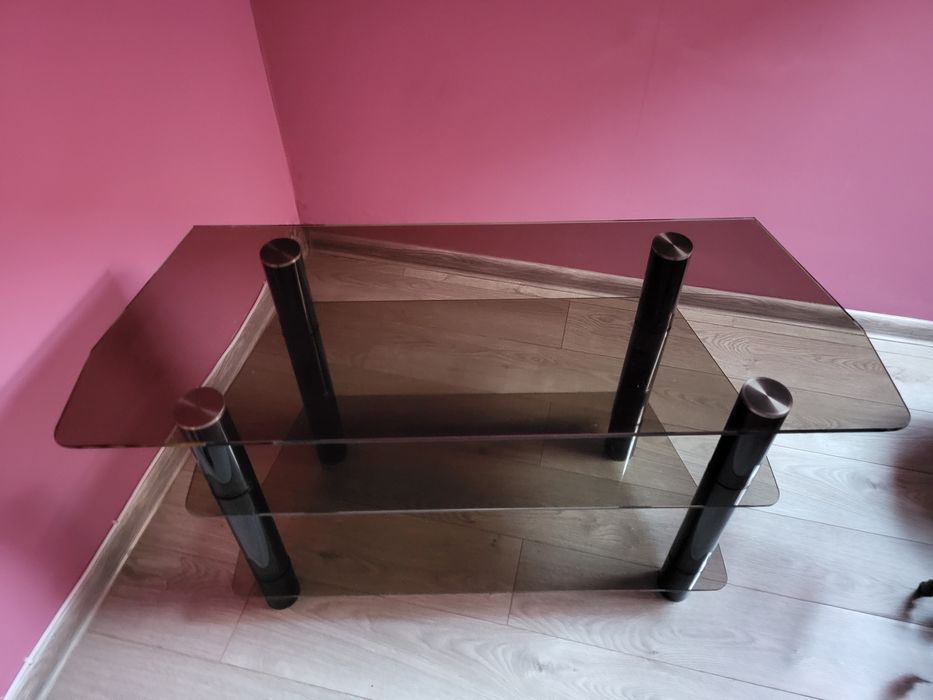 Szklany stolik kawowy barek