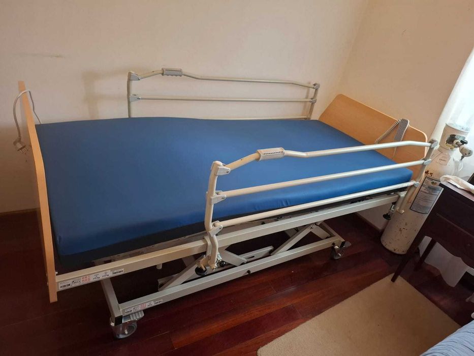 Cama articulada (nova, com apenas de uso de 10 dias)