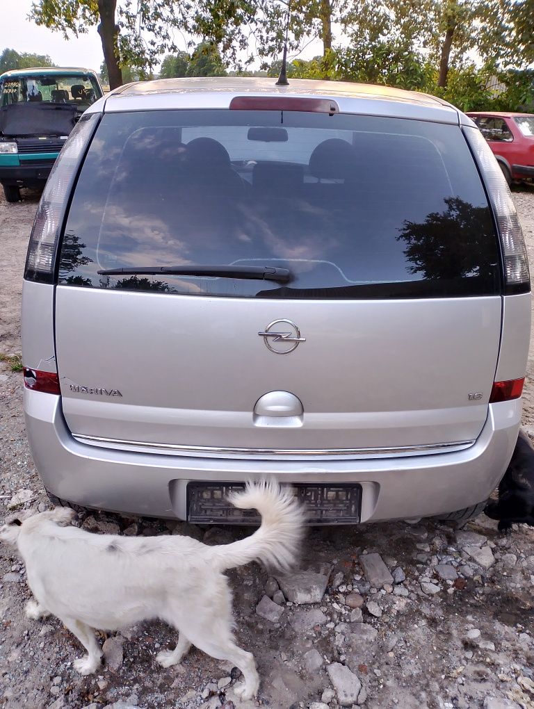 Zderzak tył opel Meriva a z157