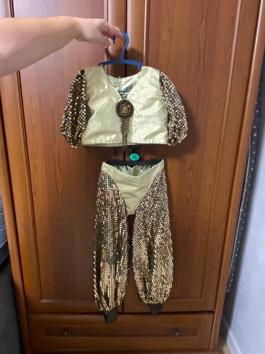 Прокат, продаж новорічних костюмів-ялинка,білочка,східна красуня та ін