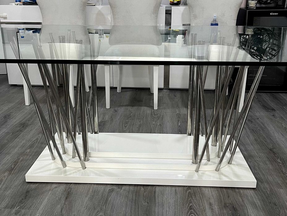 Mesa de Jantar c/ tampo de vidro