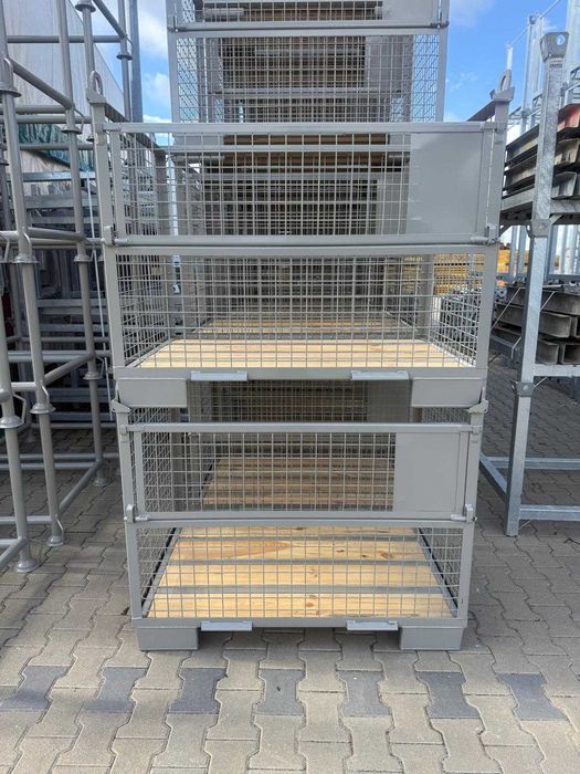 Kosz budowlany osiatkowany z uchylną klapą i uchwytami