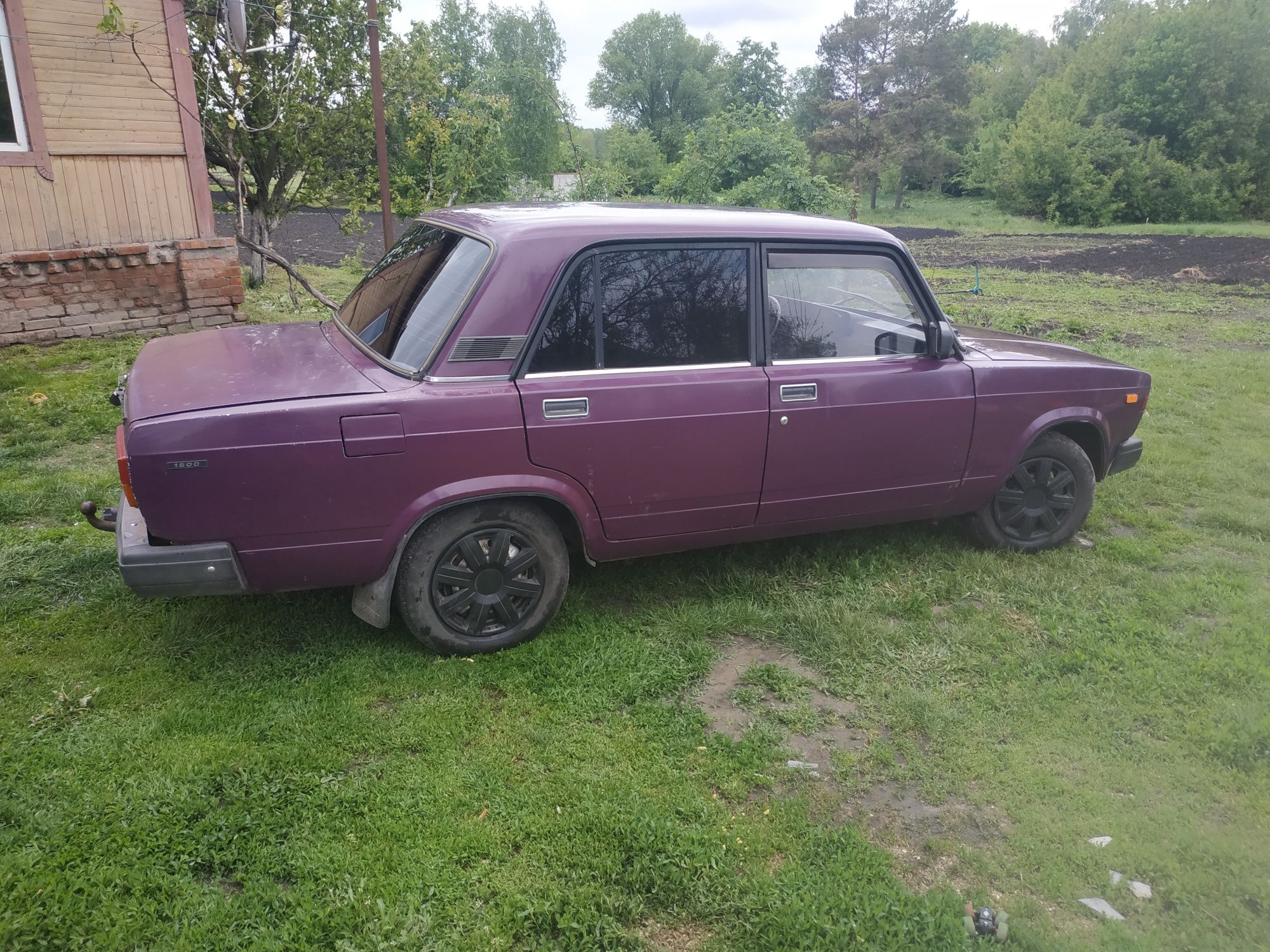 Продам жигу.  Машинка довезе куди завгодно.