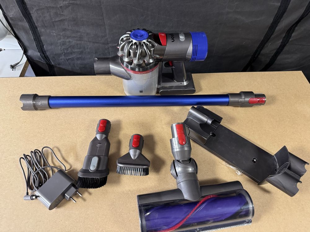 Dyson V8 odkurzacz pionowy bezworkowy