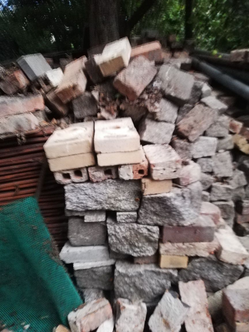Cegła z rozbiórki cegły