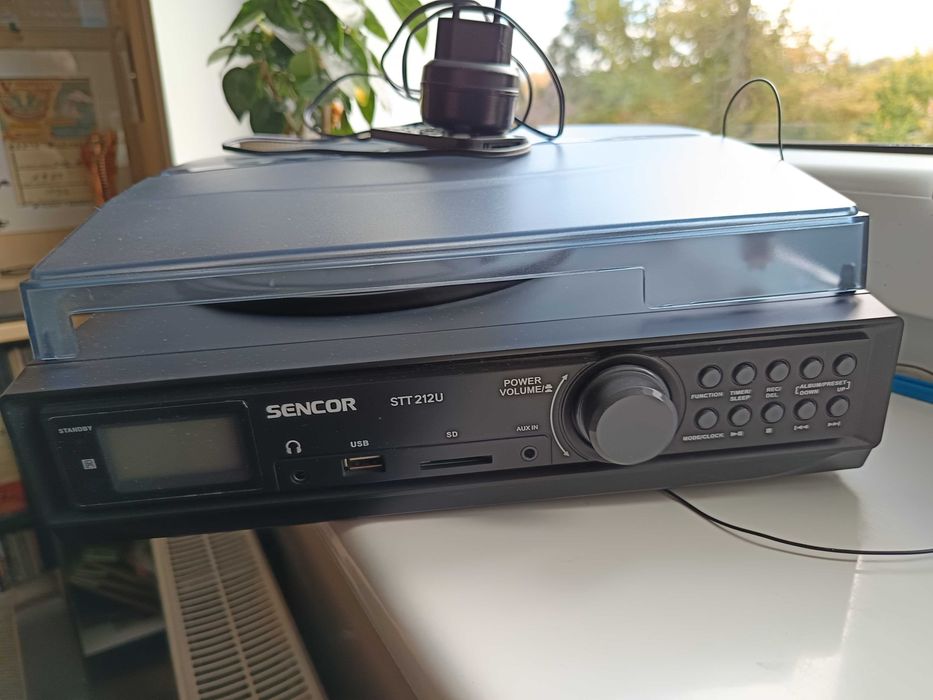 Gramofon SENCORE STT 212U