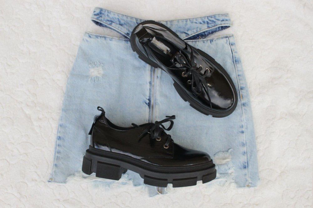 Лаковые кожаные туфли на шнурках, полуботинки, лаковані шкіряні туфлі