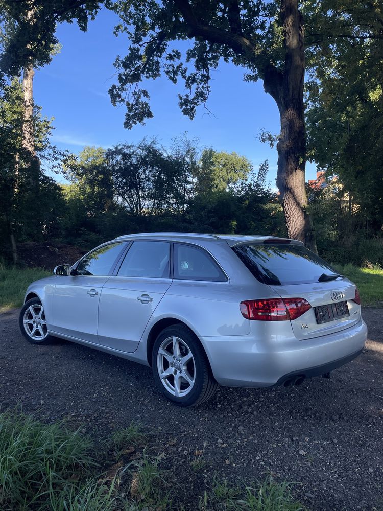Audi a4 b8 avant 2.0tdi CAH 170km ,xenon led manual