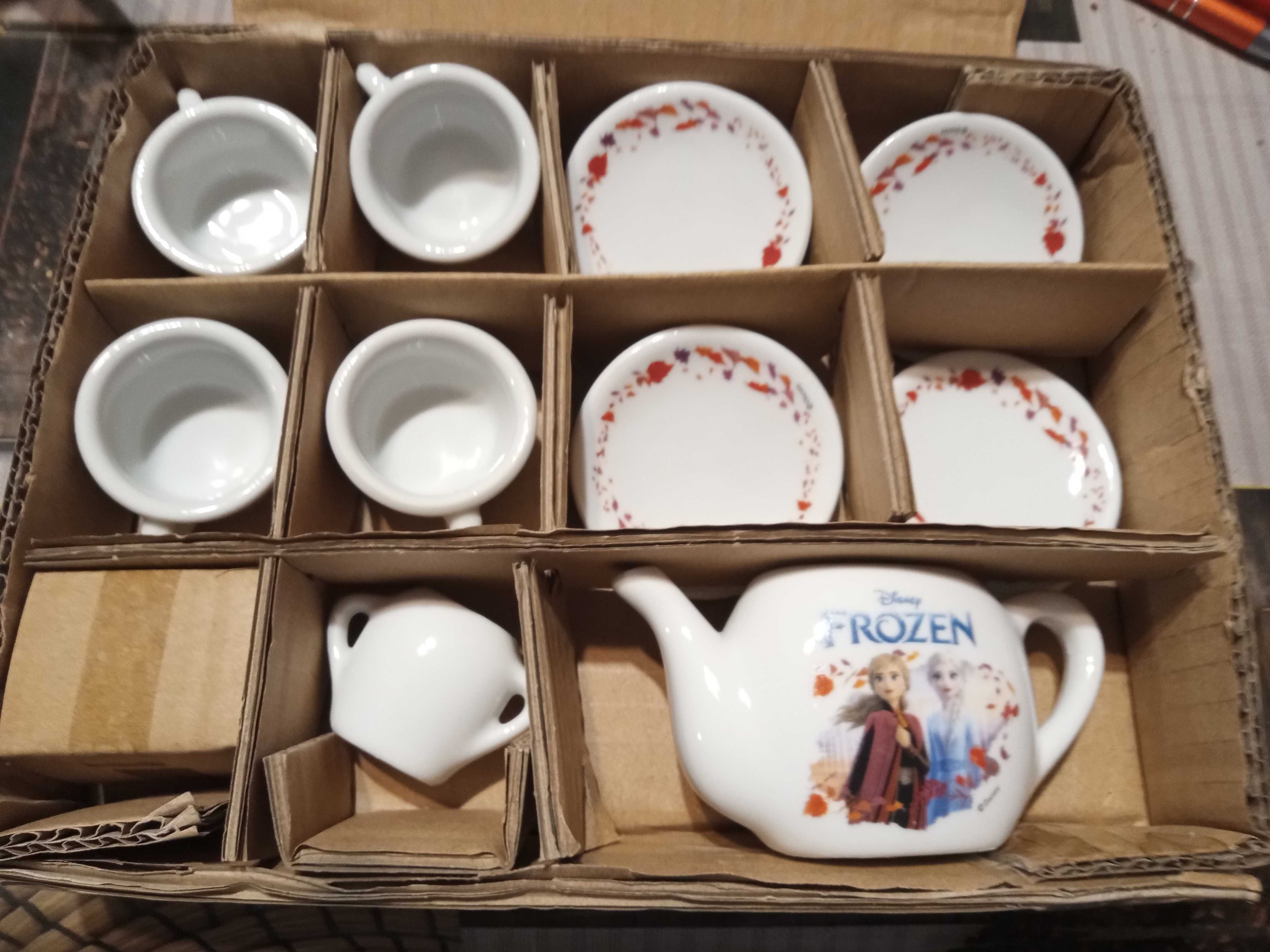 Zestaw filiżanek porcelanowych "Frozen" do zabawy dla dzieci