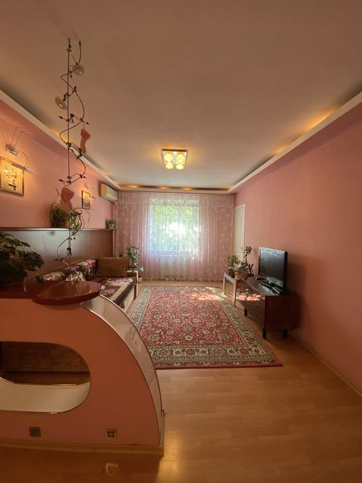 Продаж 4-к квартири на Бабурці