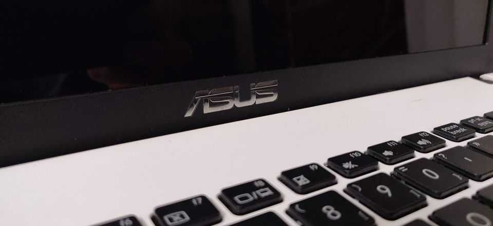 Portátil Asus X552M | 4GB Ram | 1TB HDD | Excelente estado