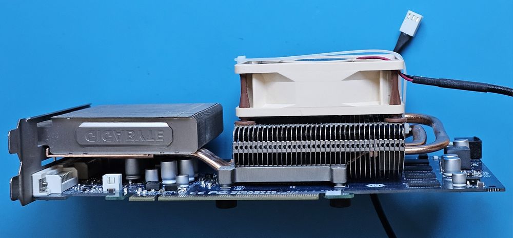 Noctua NF-R8—1800 plus gratis GeForce 9600 GT