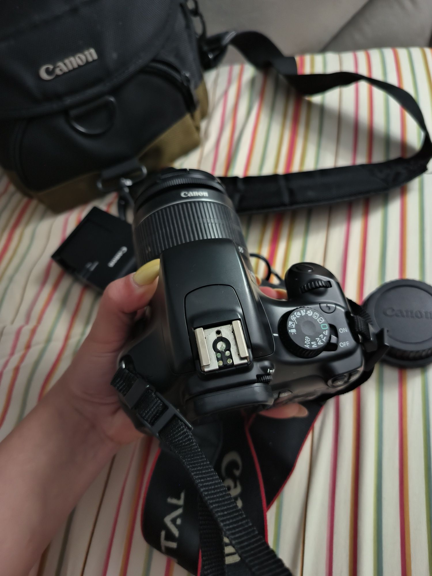 Canon 1100D com acessórios