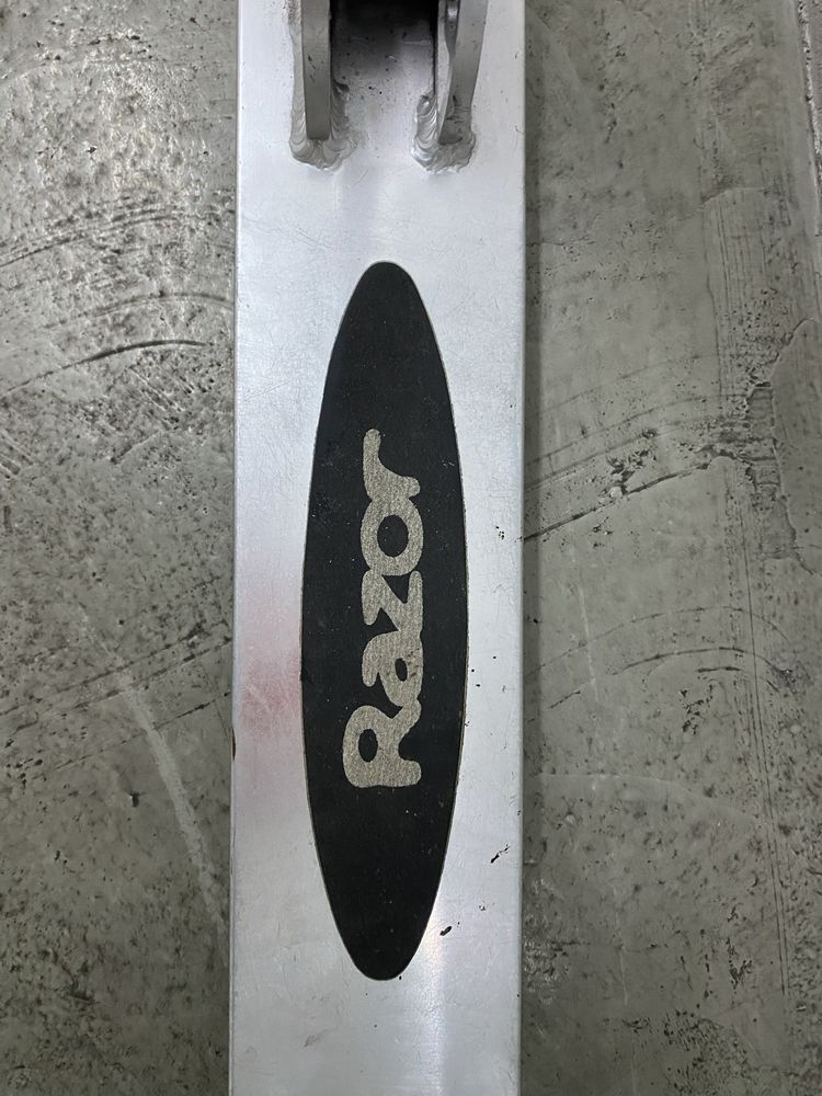 Trotinete Razor desdobravel, excelente preco!