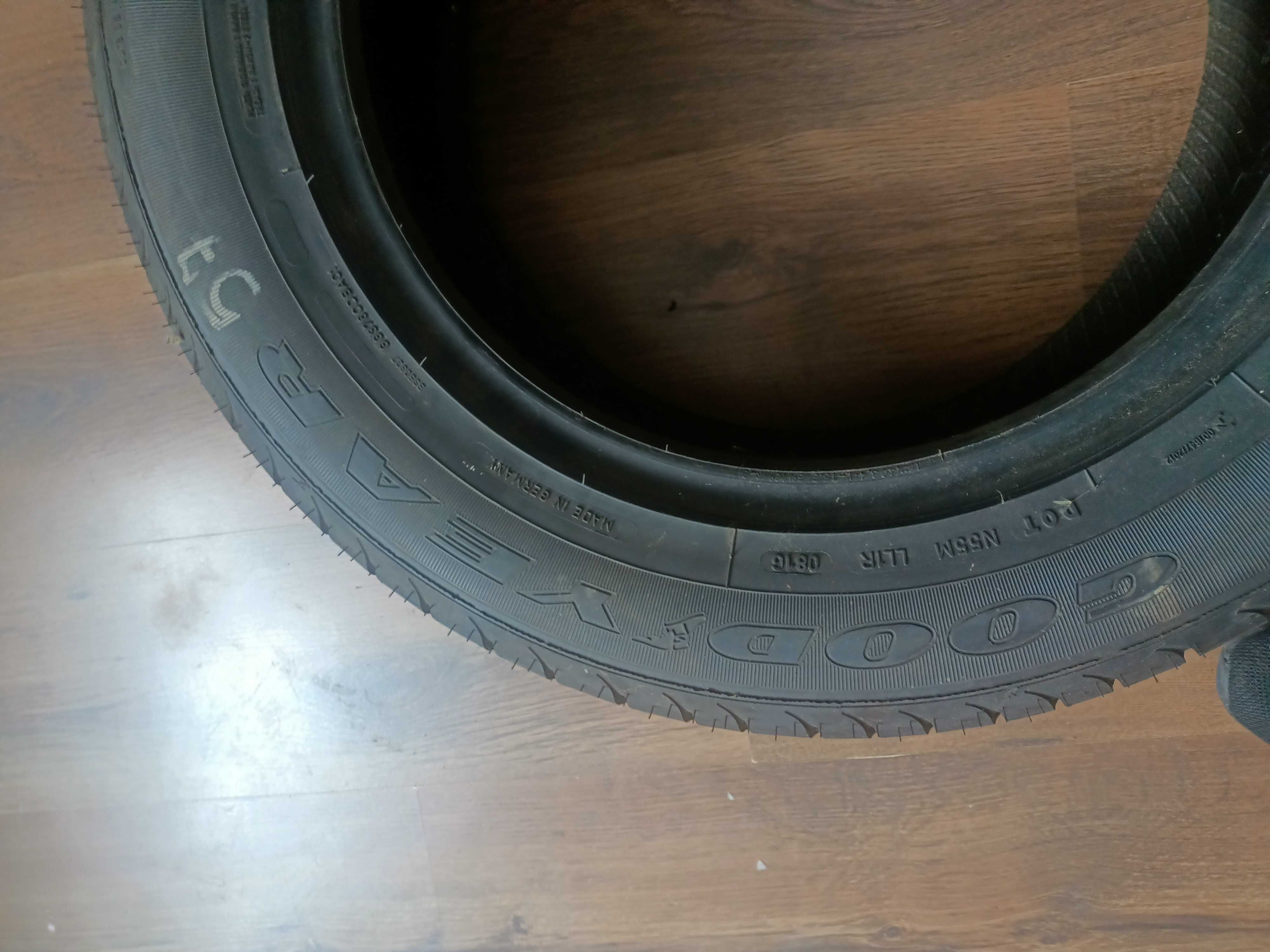 Opona GOODYEAR EfficientGrip 215/60/16 95H