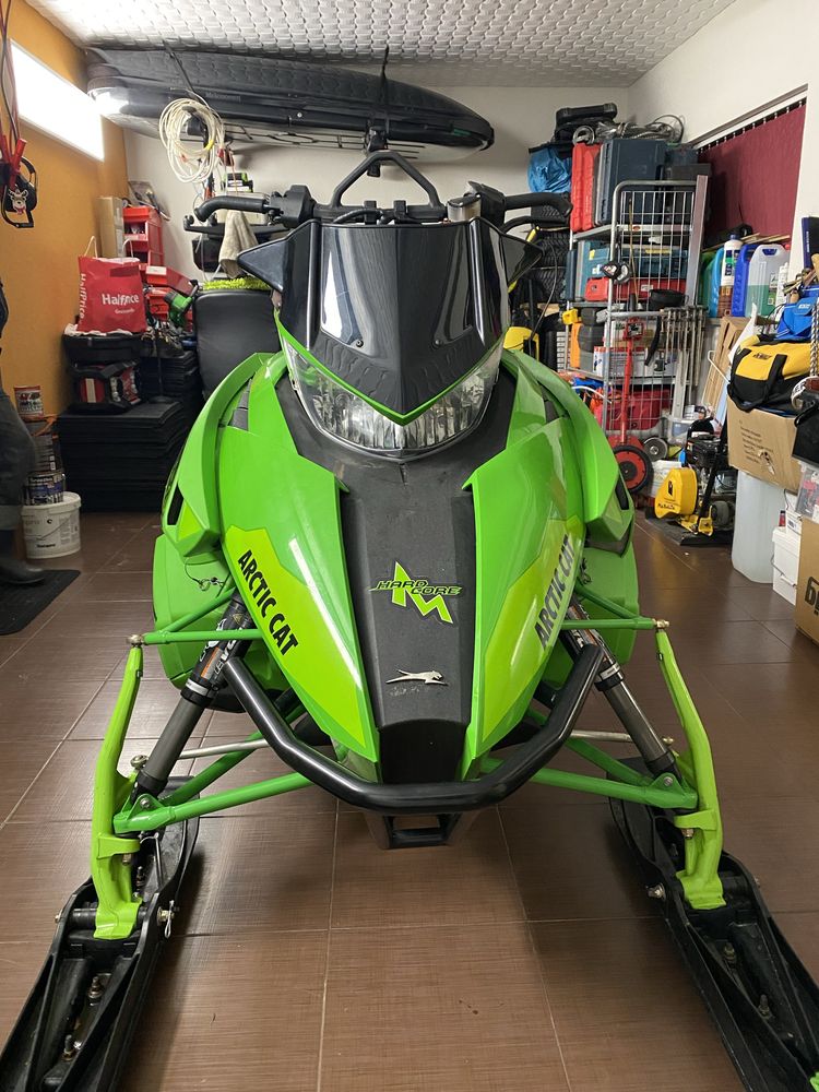 Skuter śnieżny Arctic Cat Hardcore M8000