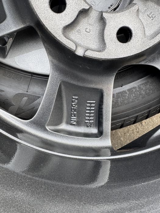 Диски Nissan R17 5x114.3 7j ET40 ЦО66.1 оригінал