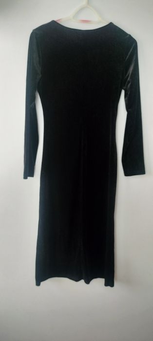 Aksamitna czarna sukienka M