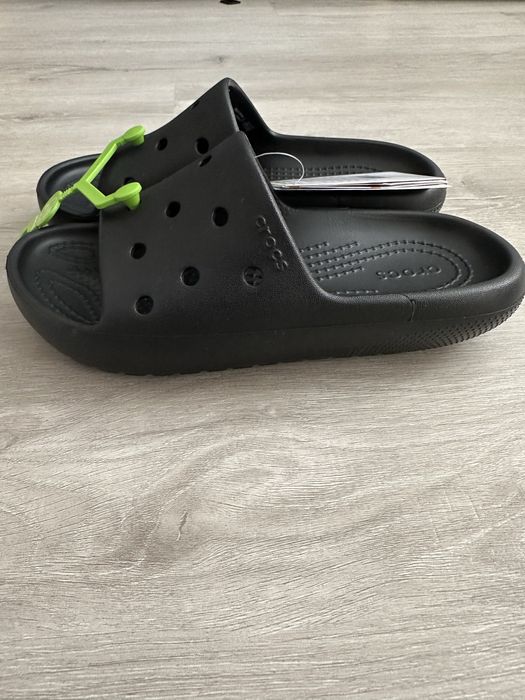 Нові шльопанці Crocs