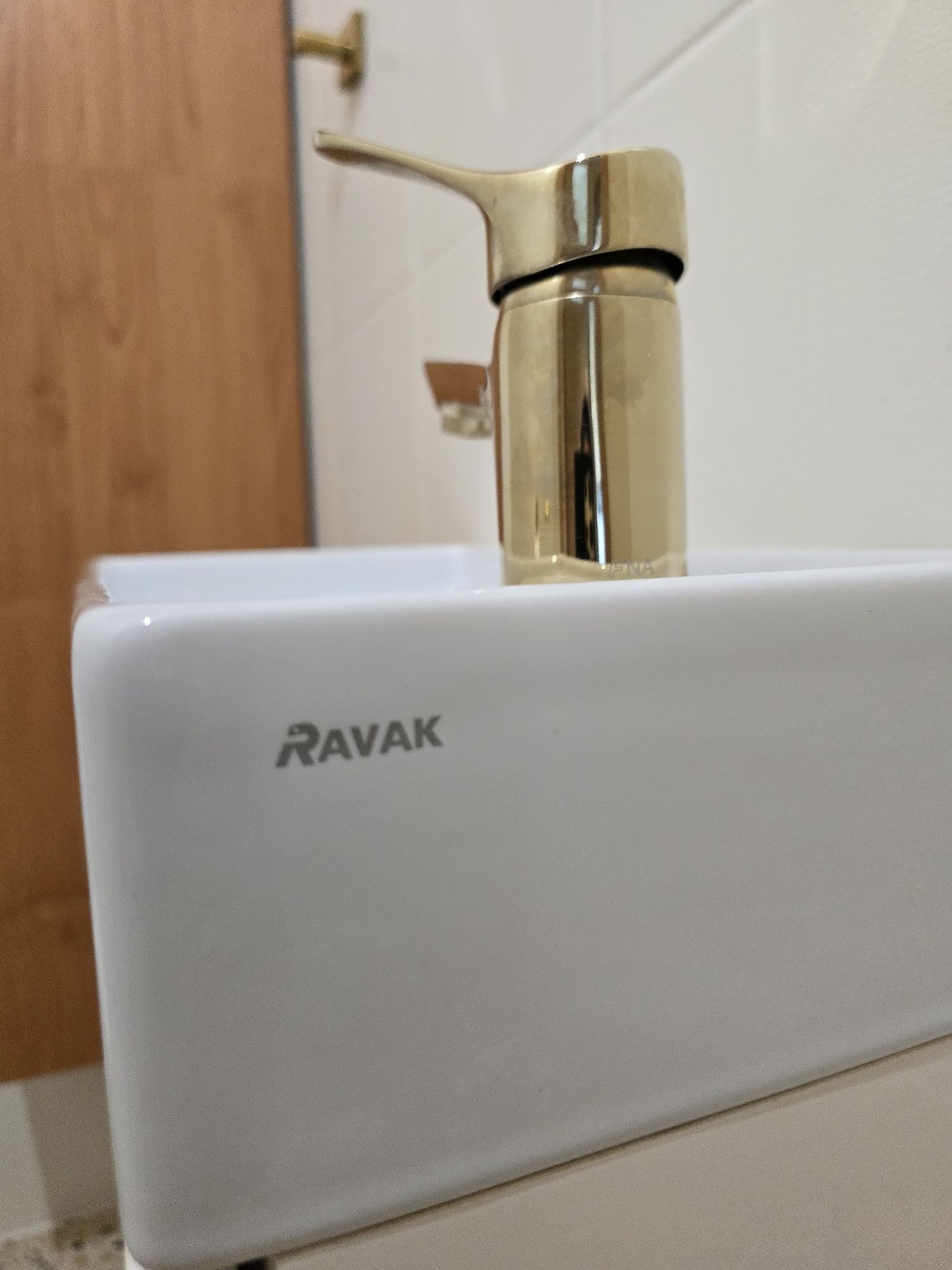 Szafka łazienkowa z umywalką Ravak
