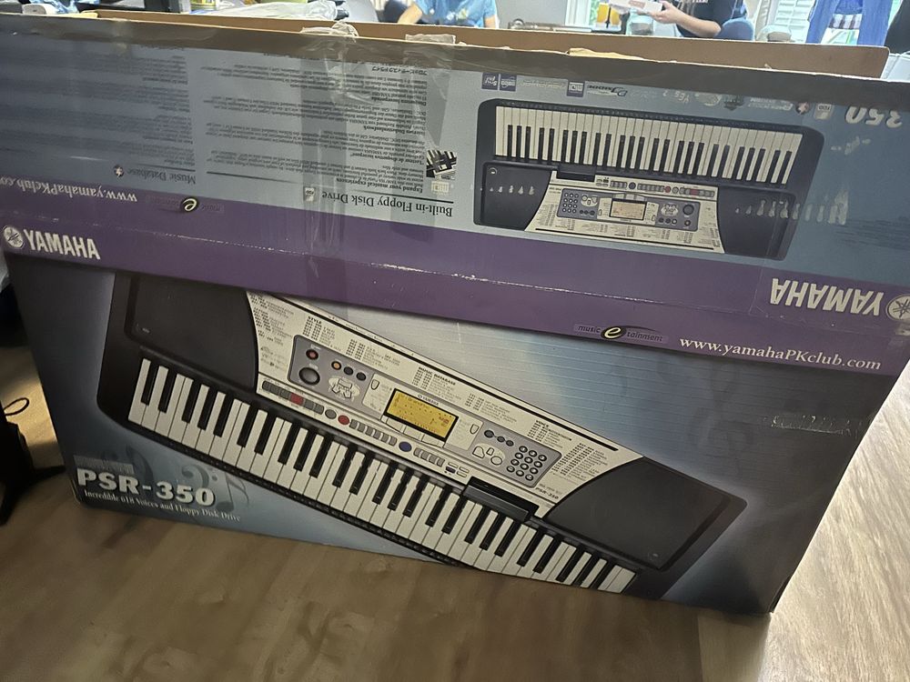 Keyboard Yamaha PSR 350 ze stacją FDD dyskietka karton.