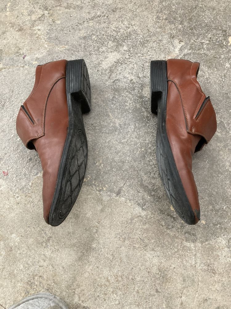 Sapatos winklepickers castanho