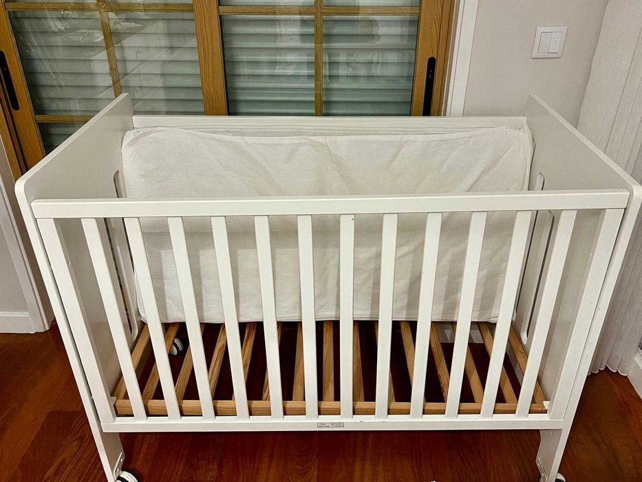 Berço/Cama de Criança c/ Grades "Trama" + Colchão Ortopédico "Bebécar"