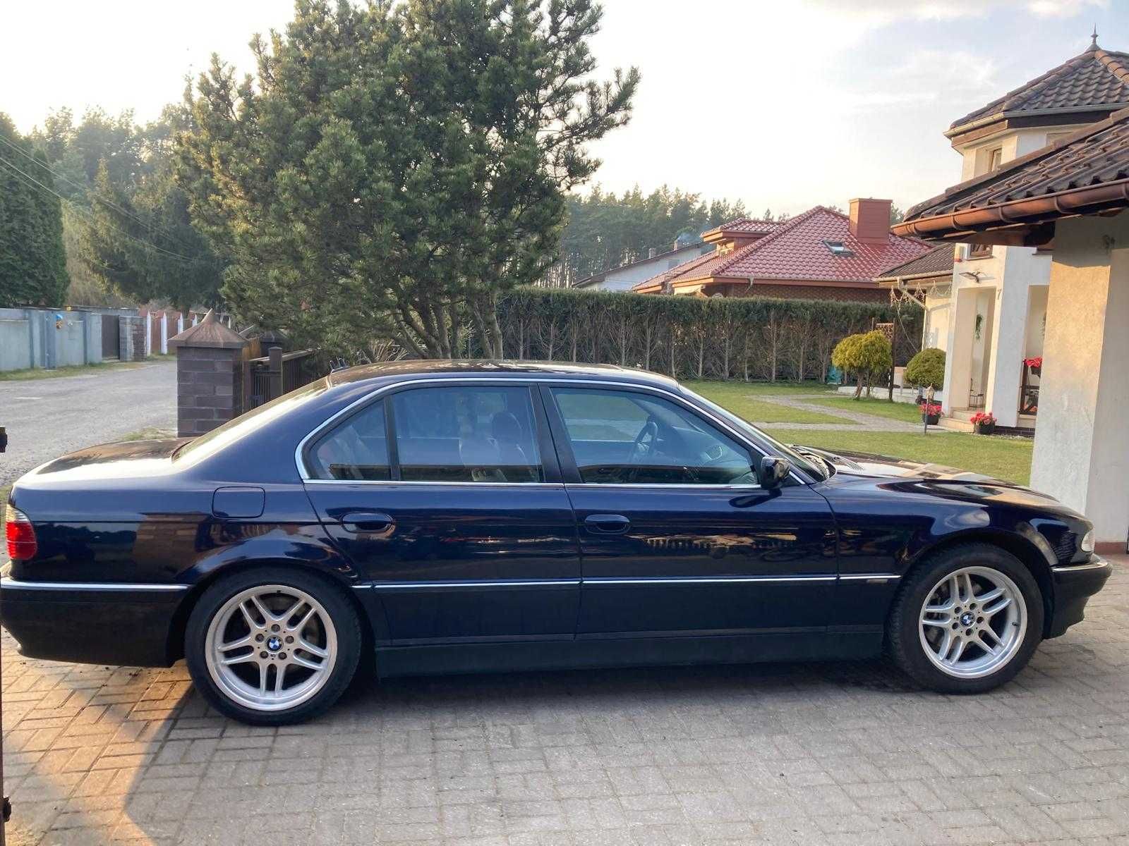 BMW E38 V8 BI-Turbo - Masaże