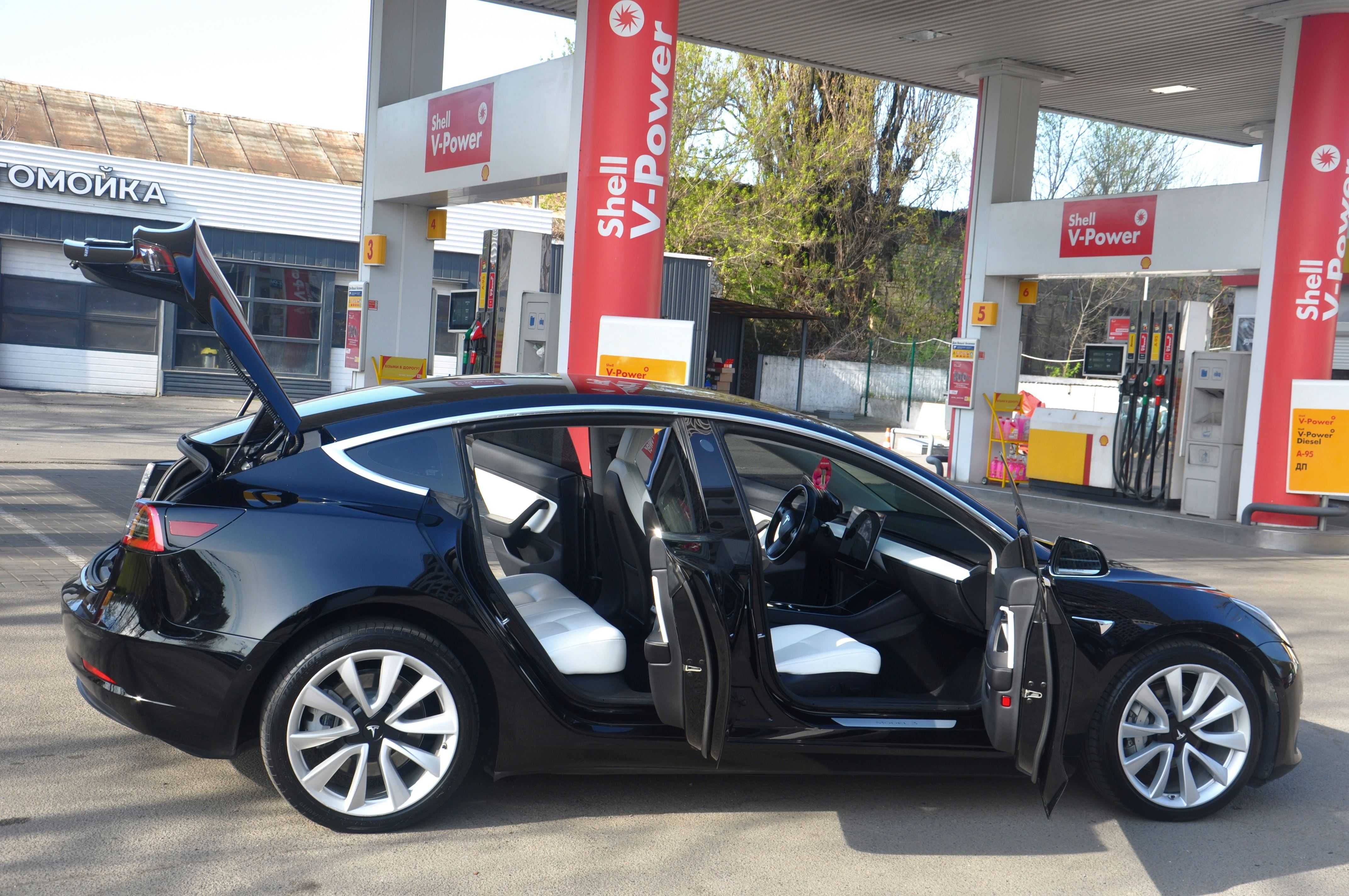 Tesla Model 3 2018 • Long Range 80.5 kWh Dual Motor (441 к.с.) AWD