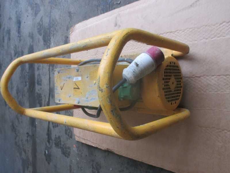 Przetwornica do betonu  częstotliwości DYNAPAC UF 61