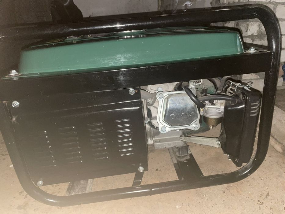 Продам бензиновий генератор Nowa BG3400