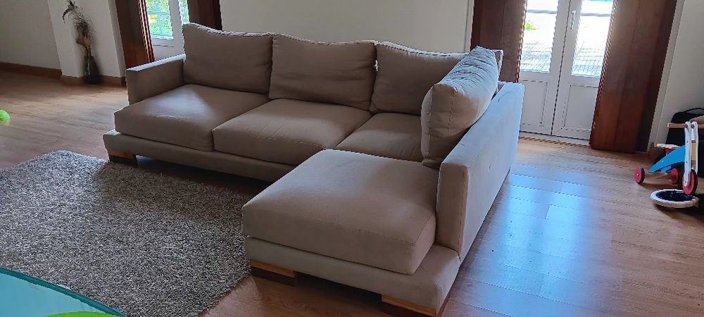 Sofá com chese long