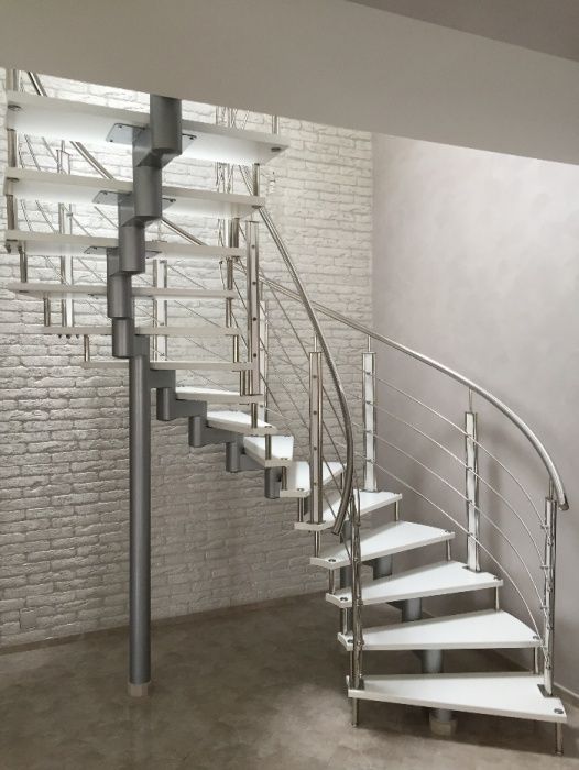 Сходи на замовлення / Перила