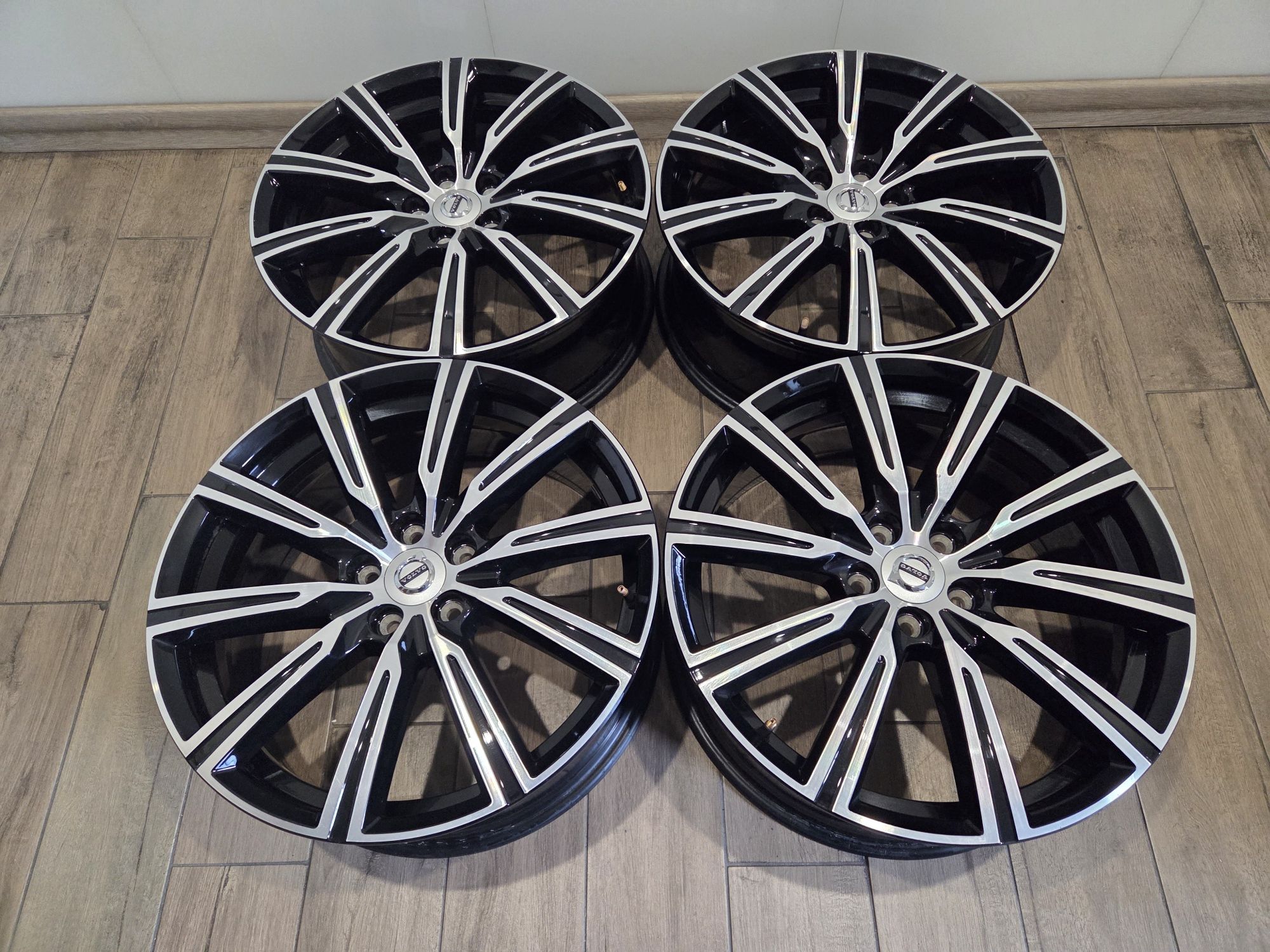 VOLVO 5x108 XC60 XC40 XC70 S90 V90 S40 V40 C30 S80 V70 Felgi 19