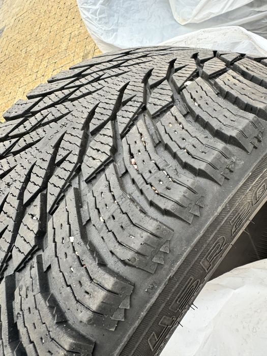 Зимова гума Nokian  285 45 r20 4999грн. за 1 шт.