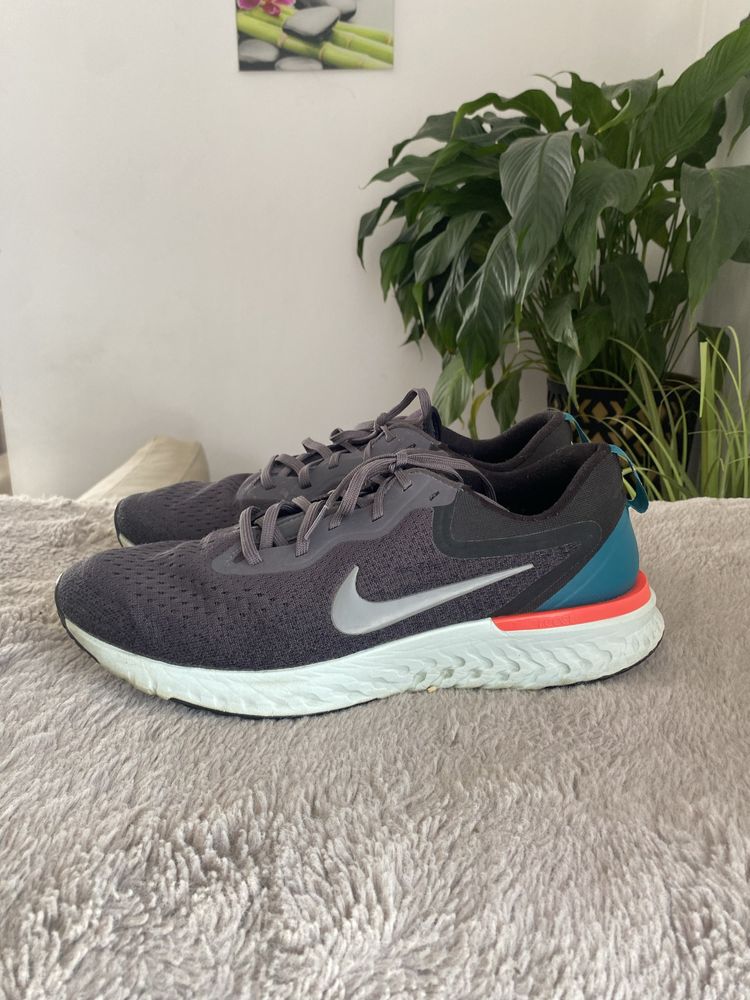 Nike Odyssey React Wolf