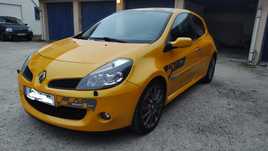 Renault clio RS R27 F1 Team