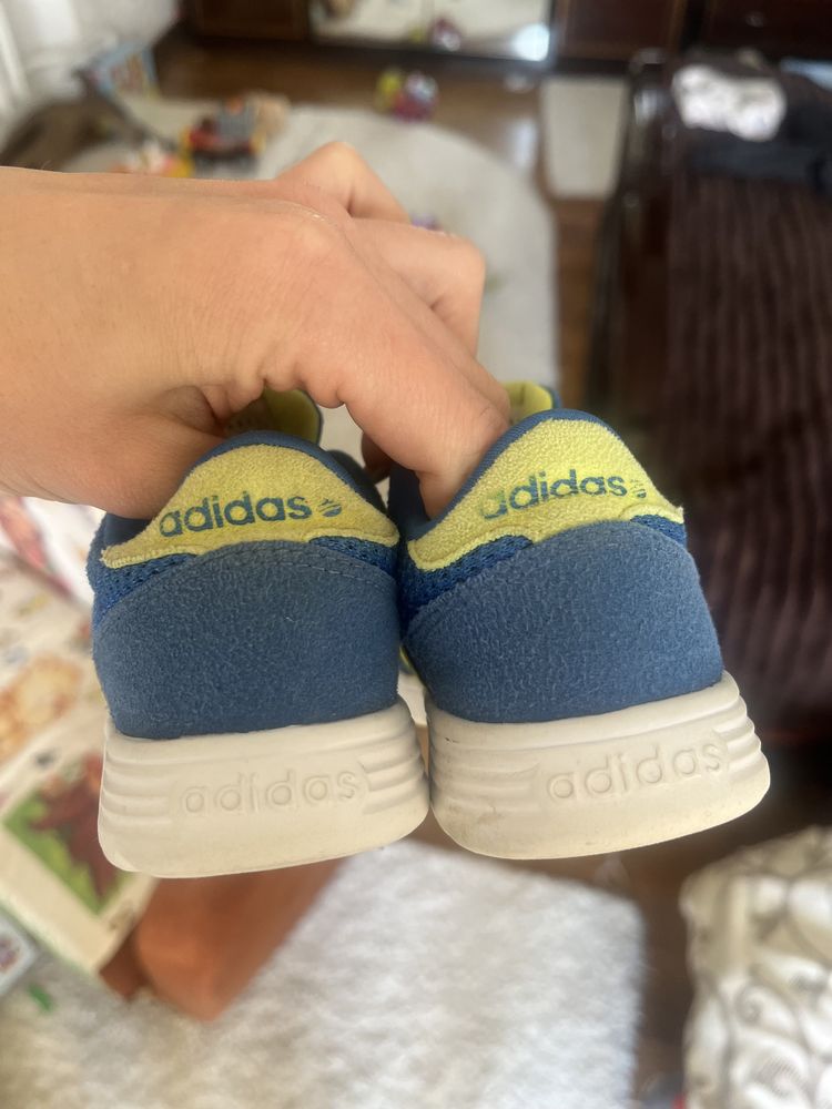 Кроссовки, кросы, кросівки, кроси Adidas