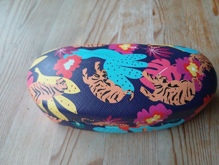 Etui na okulary Kolorowe Stan Nowy