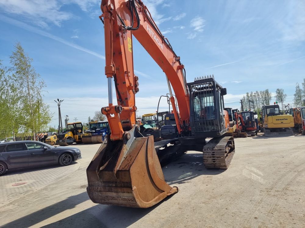 Продам экскаватор Hitachi Zx  210 lc , 2012 г