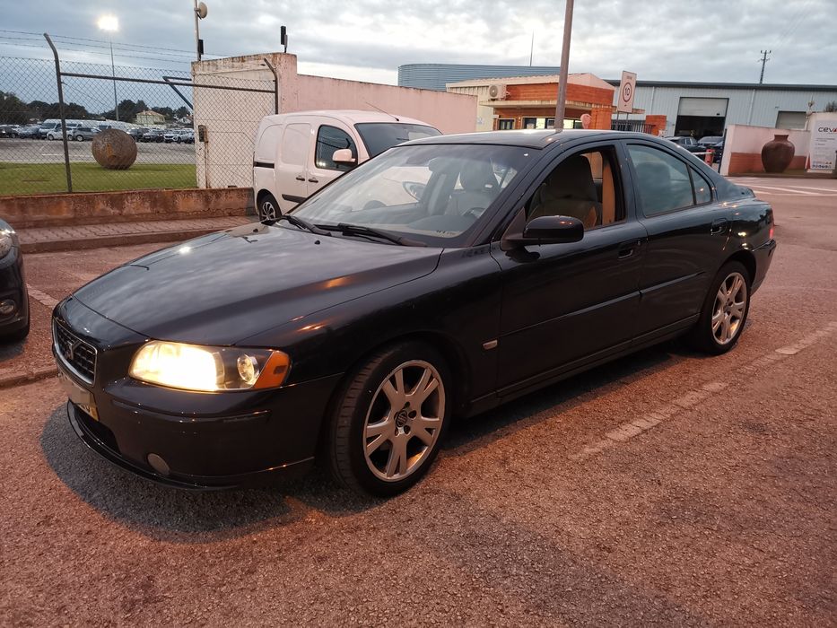 Volvo S60 2.4 D5 de 185CV 2006 com GARANTIA /Aceita-se troca por Mota