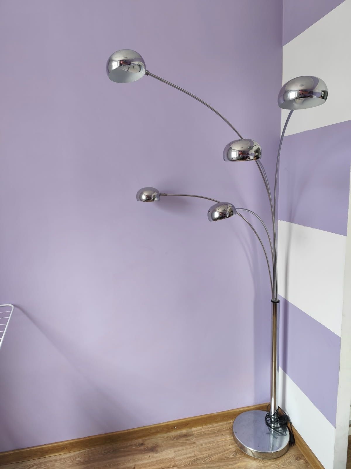 Lampa stojącą srebrna