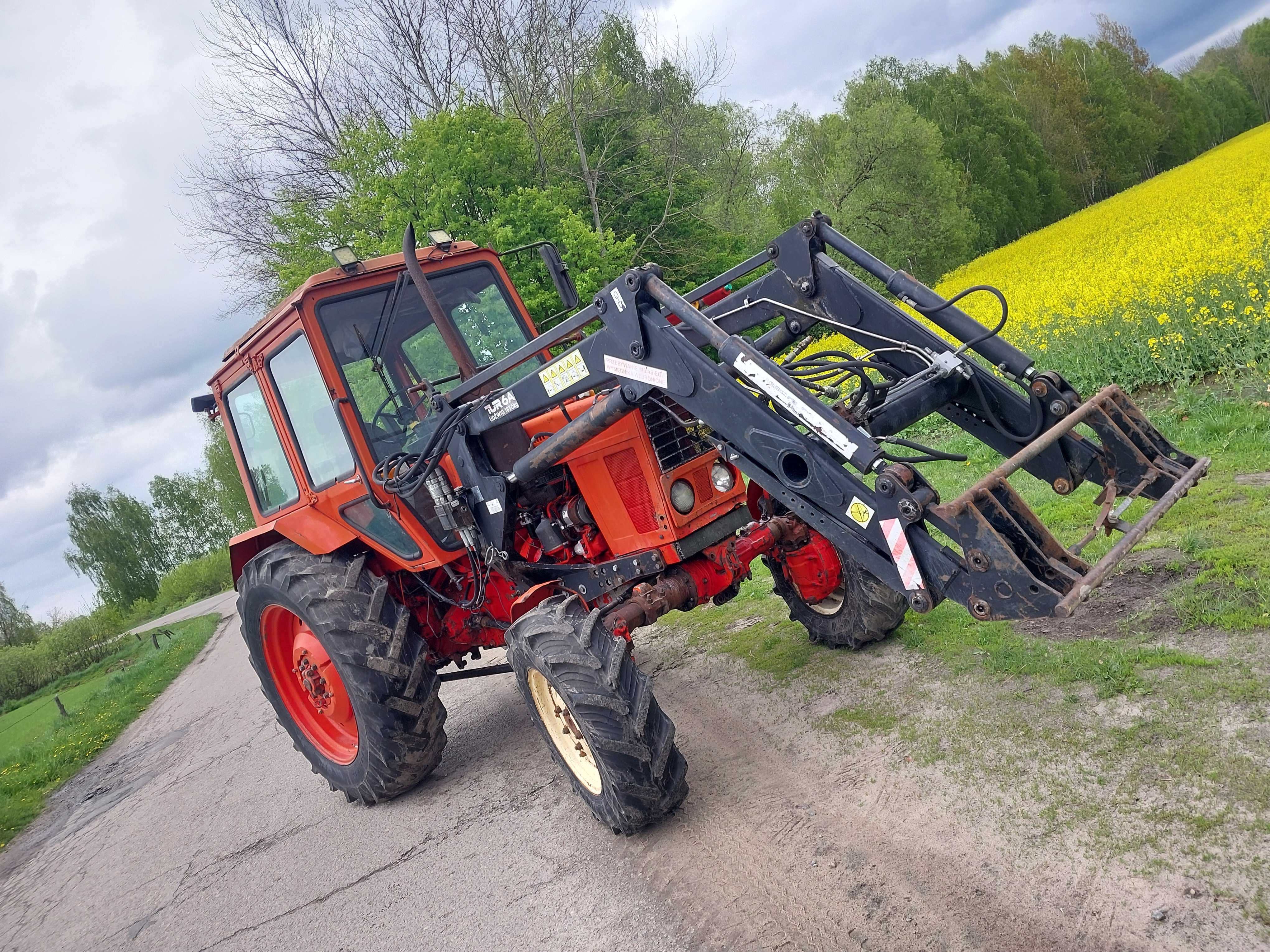 Mtz Belarus 820 z ładowaczem czołowym