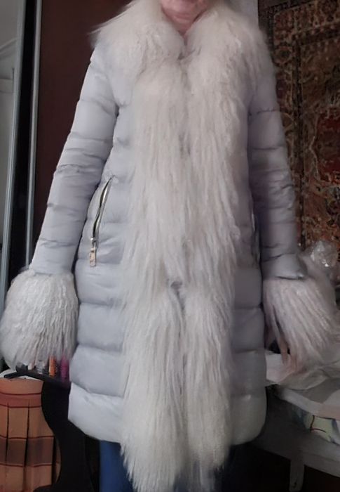 Пуховик з хутряним коміром лами розмір 48