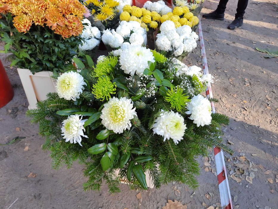 Wiązanki z żywych kwiatów chryzantem TANIO