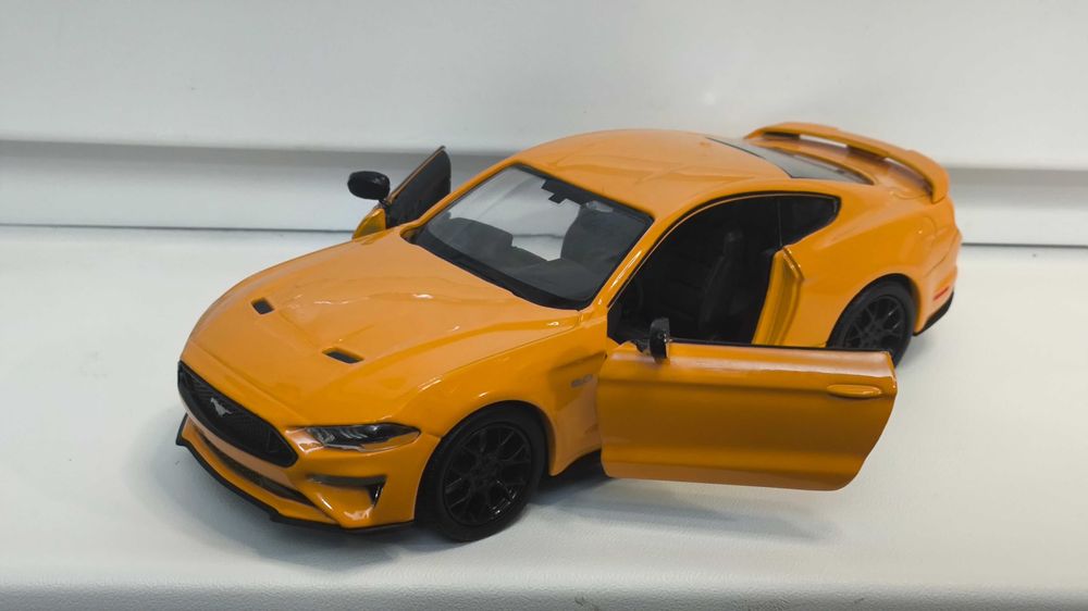 Модель, машинка Ford Mustang GT 2018 1.24 Motormax
