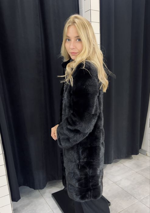 Норкова шуба чорна Saga Furs