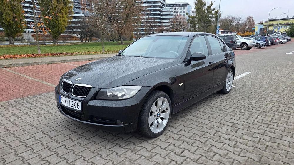 BMW Seria 3 BMW e90 318d 143km N47 17"felgi Wielosezon Skóry