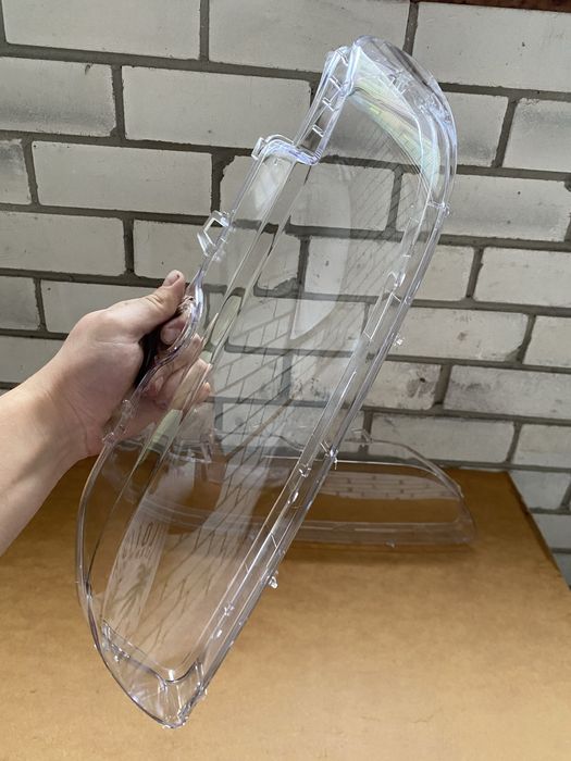 Продам стекла фар БМВ е39 рестайл. Стекла відмінної якості.