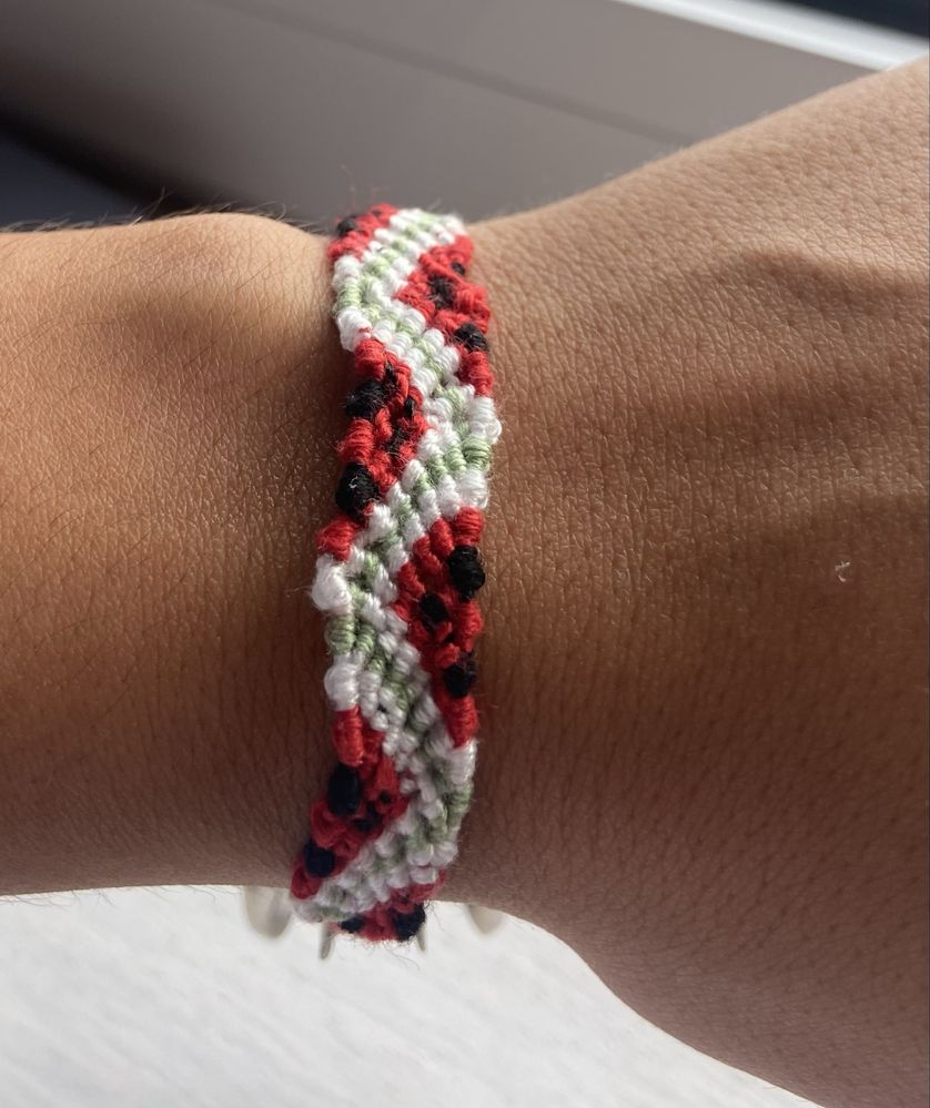 Pulseira colorida estilo melancia